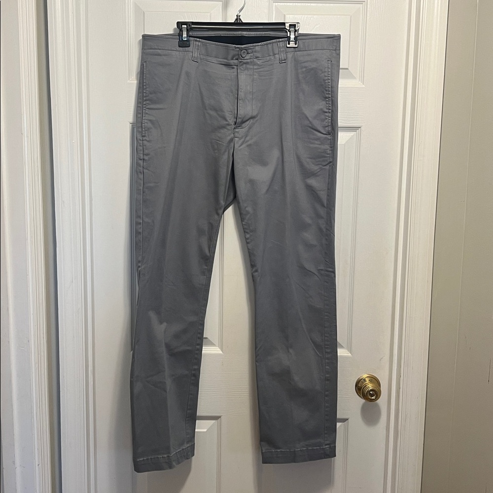 Roundtree & Yorke Men's Charcoal Chinos